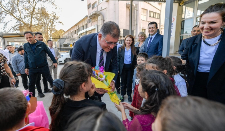 Cemil Tugay’a Tıp Bayramı’nda duygulandıran hediye