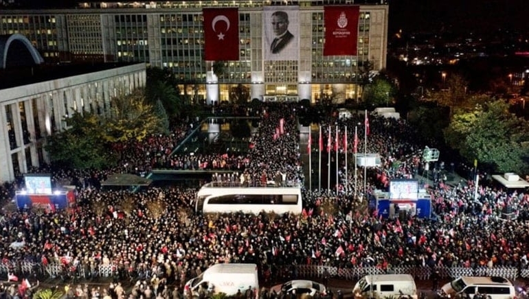 Kayyum atanırsa belediye binasında direneceğiz