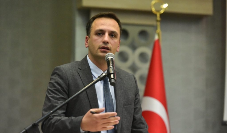 İmamoğlu’nun ismini kullanarak “öz dayı’sını” işe almış