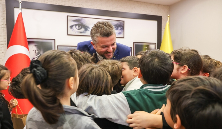 Başkan Görkem Duman, Bucalı çocukları makamında ağırladı