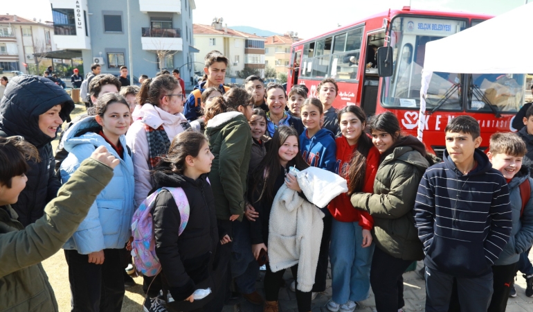 Kent Lokantası Öğrenci Otobüsünde Dayanışma Adımı