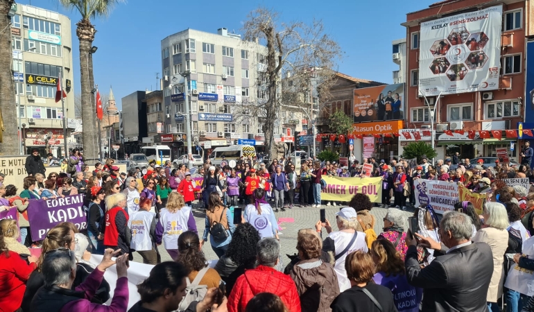 Edremit’te 8 Mart: Kadınlar eşitlik ve özgürlük için meydanlardaydı
