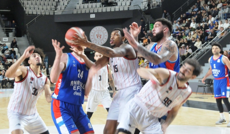 Anadolu Efes Aliağa yenilgisini Manisa Basket’ten çıkarttı: 72-83