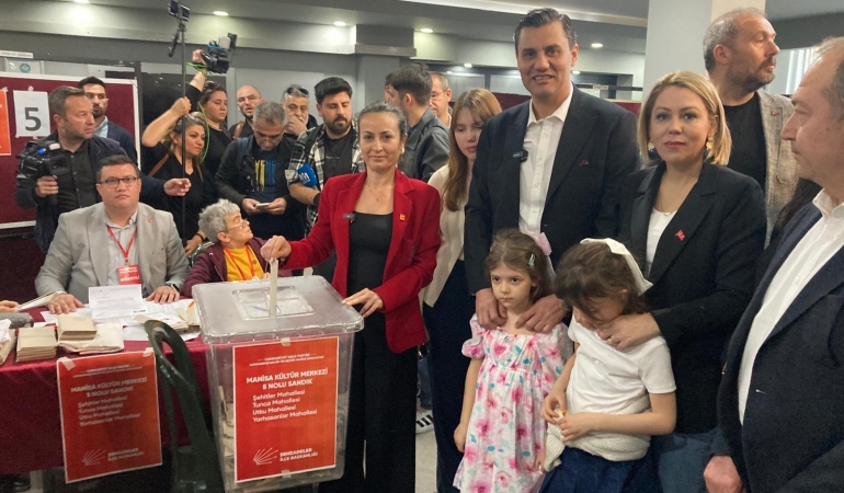 Manisa’da yurttaşlar sandıklara akın etti: “Ekrem İmamoğlu’nu Cumhurbaşkanı yapana kadar mücadele sürecek”