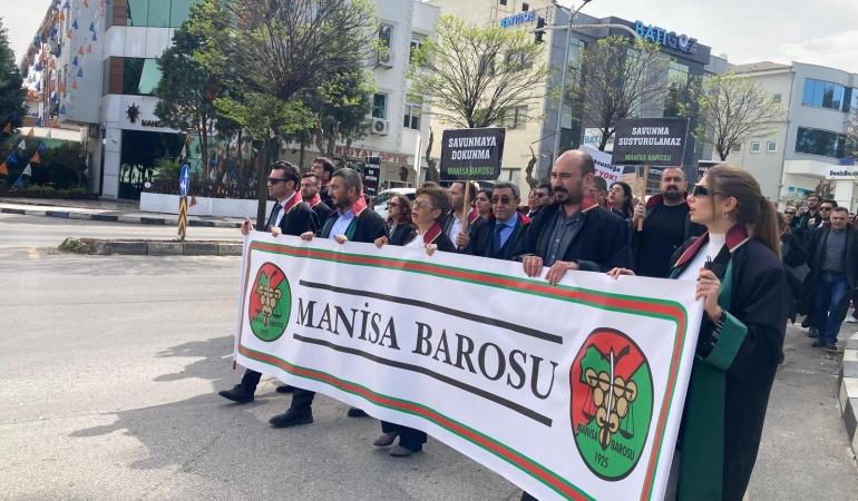 Manisa Barosu’ndan İstanbul Barosu yürüyüşü: İstanbul Barosu biat etmez, Manisa Barosu biat etmeyecek