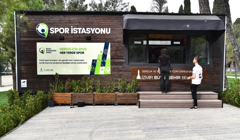 İzmir’in ilk spor istasyonu Hasanağa Bahçesi’nde kullanıma açıldı
