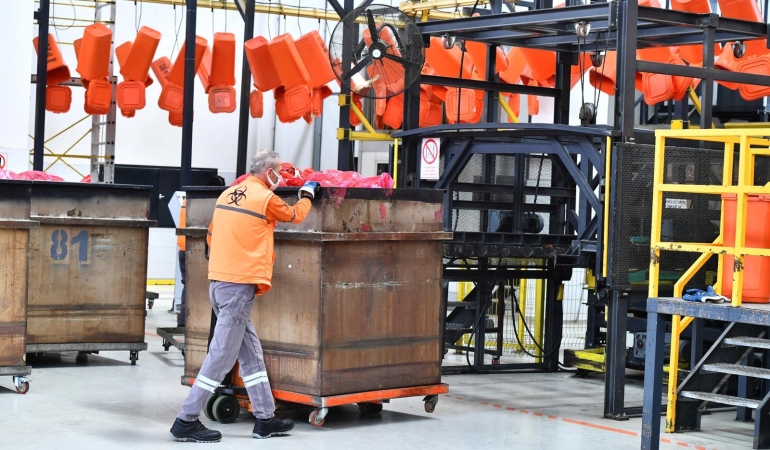 İzmir’in tıbbi atık tesisi halk sağlığı için faaliyette