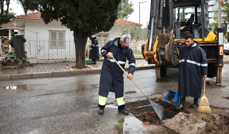 Çeşme, son 24 saatte Türkiye’nin en yoğun yağışını aldı! 