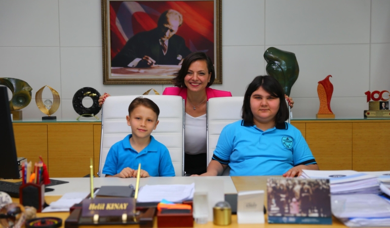 Karabağlar’da 23 Nisan Heyecanı Ve Coşkusu