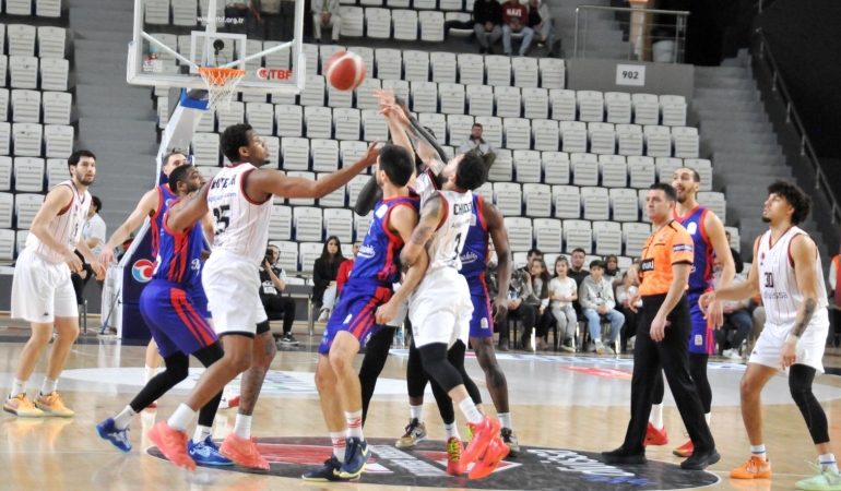 Manisa Basket Divissa’nın Başakşehir Koleji’ne gücü yetmedi: 90-109