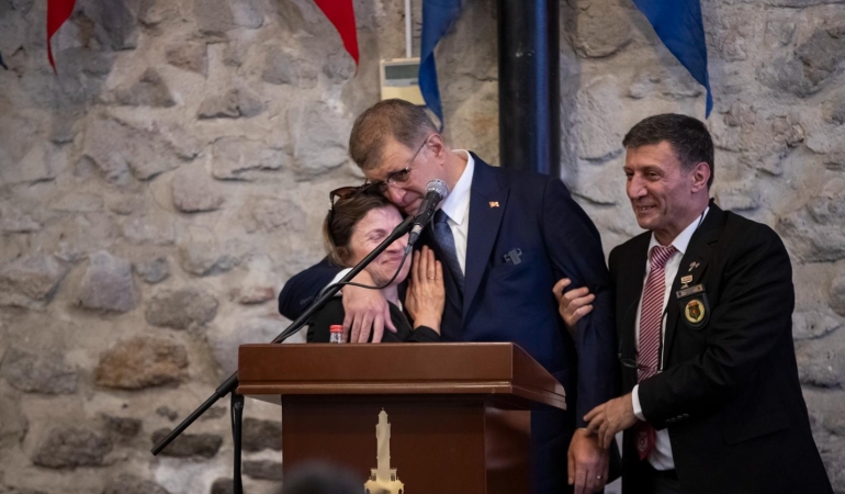 Başkan Tugay şehit anneleri ile bir araya geldi