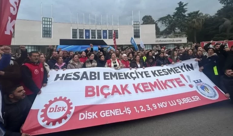 Başkan Tugay sözünü tuttu: İzmir’de maaş krizi sona erdi!