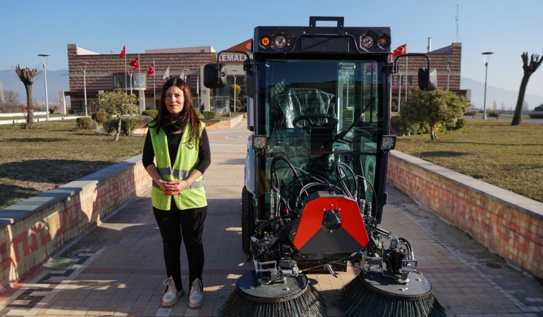 KEMALPAŞA’NIN YOLLARI KADINLARA EMANET
