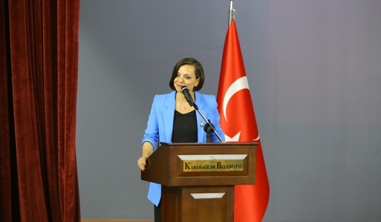 Karabağlar Belediyesi’nde aday memurlar yemin etti