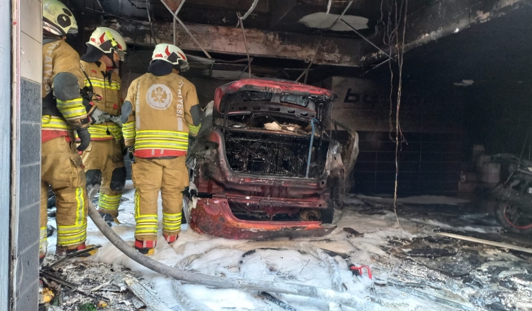 Manisa’da oto yıkamacıda çıkan yangında 1 kişi öldü