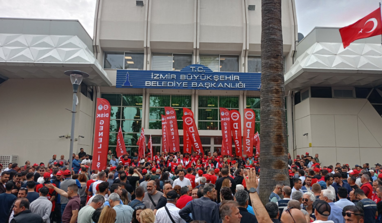 İzmir’de Büyükşehir’e grev kararı asıldı