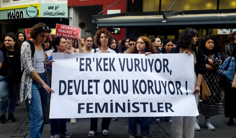 İzmir Feminist Kolektifi : Bile isteye kadınları korumuyorlar, öldürülmelerine göz yumuyorlar