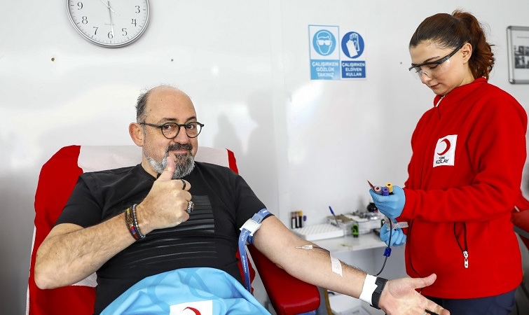 Prof. Dr. Sinan Canan'dan Kan Bağışı Çağrısı: Birbirimize Candan Bağlıyız