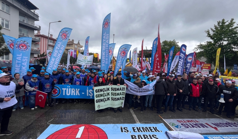 Balıkesir’de 1 Mayıs coşkusu: Emek ve demokrasi yürüyüşüyle alanlar doldu