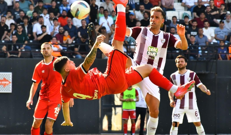 Manisa FK kurtuluş umutlarını son 90 dakikaya bıraktı