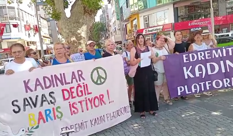 Edremit Kadın Platformu’ndan savaşa karşı basın açıklaması: Kadınlar savaş değil, barış istiyor