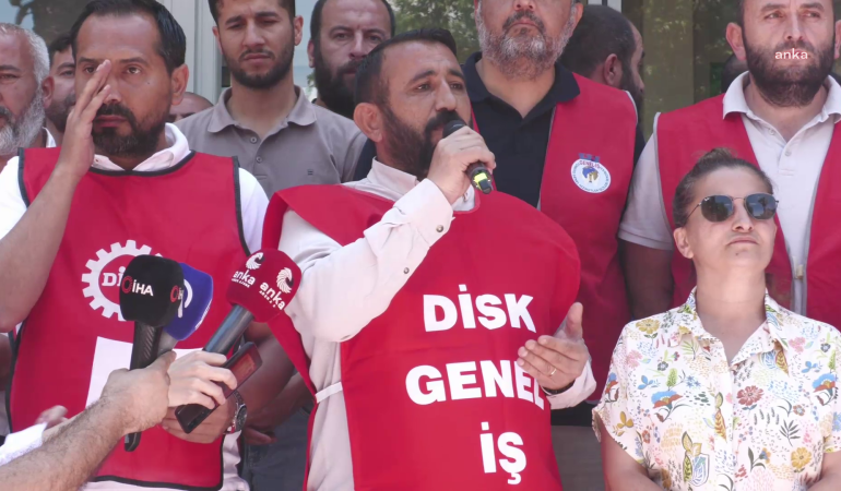 İzmir’de grev yapan işçiler: Bu bir ücret meselesi değil; emeğin onur meselesidir