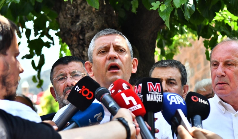 CHP Genel Başkanı Özgür Özel, Nehir Zeyrek’in üniversite sınavı sonrası açıklamalarda bulundu