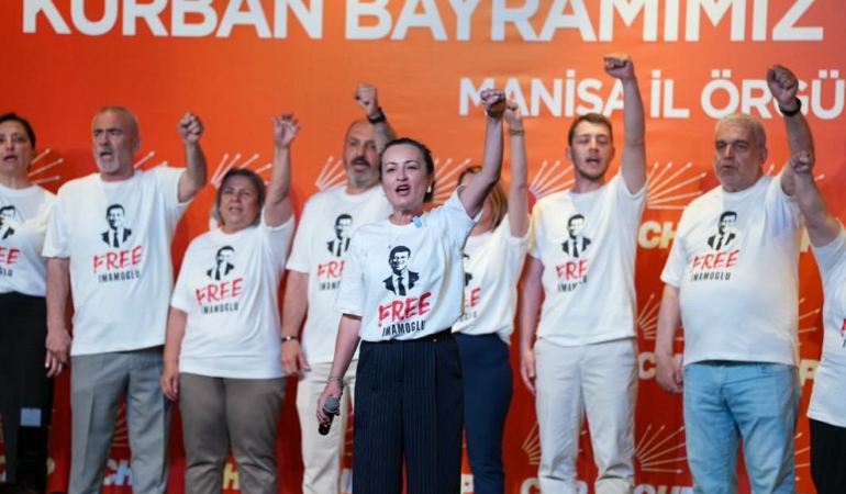 CHP Manisa örgüt bayramlaşmasından İmamoğlu’na destek: Free İmamoğlu