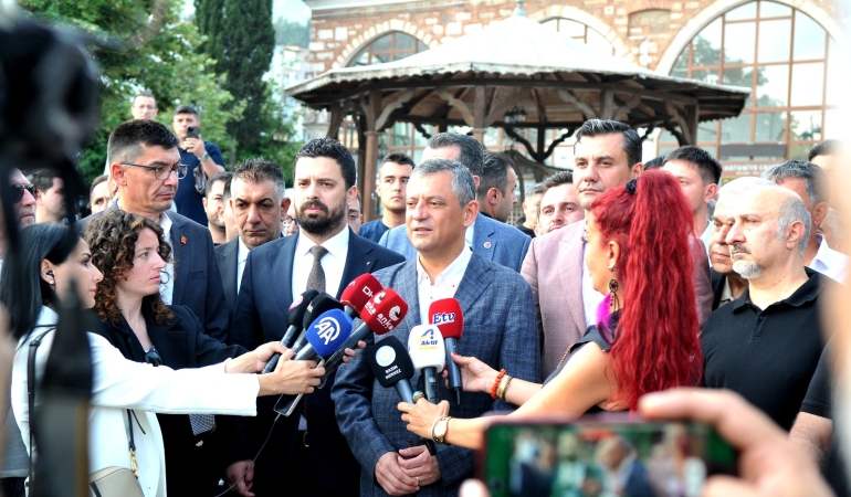 CHP Genel Başkanı Özel Cumhurbaşkanı Erdoğan’a memleketi Manisa’dan zehir zemberek sözler