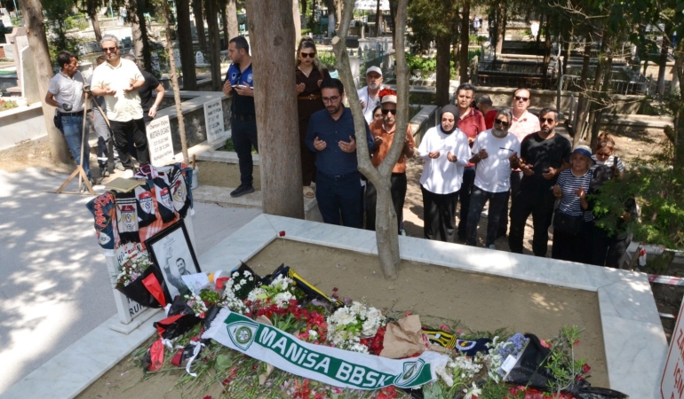 MGC Yönetimi Zeyrek’in mezarında