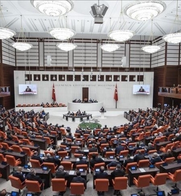 Zeytinliklerin-madencilige-acilmasini-ongoren-yasa-teklifi-Meclis-Genel-Kurulundan-gecti.jpeg