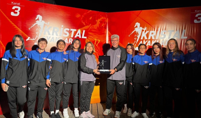 Manisa’ya “Kristal Ayaklar” ödülü