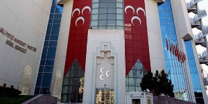 Bayrampasa-Belediyesi-operasyonunda-gozaltina-alinan-MHPliler-ihrac-edildi.jpg
