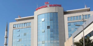 Bayrampasada-bir-belediye-meclis-uyesi-daha-CHPden-istifa-etti.jpg