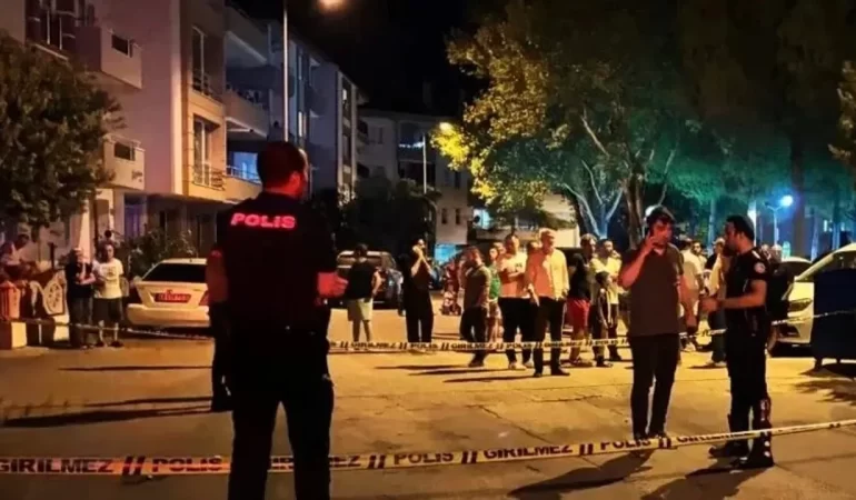 Muğla’da belediye başkanının ailesinin evine yanıcı madde atan 2 şüpheli yakalandı – dokuz8HABER