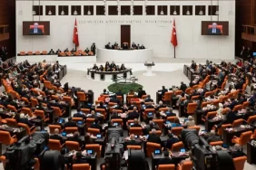AKP 11. Yargı Paketi'ni Meclis'e sundu