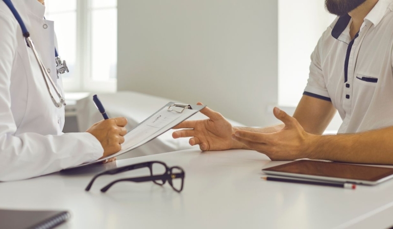 Aşırı Aktif Mesane (AAM) Nedir? Belirtileri, Nedenleri ve 5 Etkili Tedavi Yöntemi