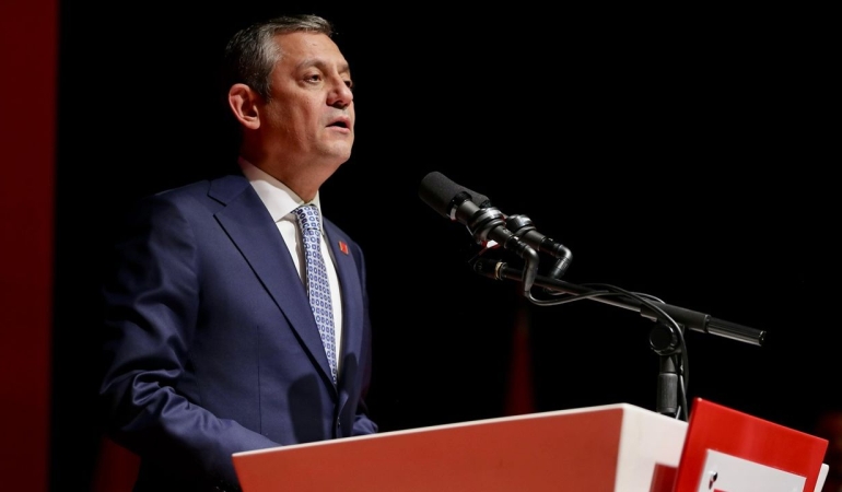 Özgür Özel: Birileri milletin barış umutlarını heba ederse, biz buradayız; adalet, demokrasi, barış getirmeye kararlıyız