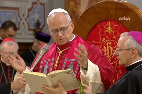 Papa 14’üncü Leo İstanbul’daki Saint Esprit Katedrali'nde Hristiyan topluluk temsilcileriyle