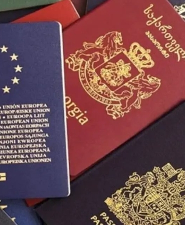 Suriyeli sahte avukat ve danışman sahte Hollanda pasaportu sattı