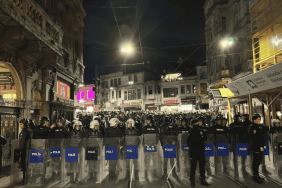 Taksim'de 25 Kasım ablukası: Kadınlar yürüdü, polis gözaltı yaptı
