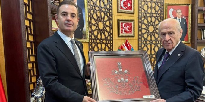CHP’li Belediye Başkanı Ahmet Akın, MHP Lideri Devlet Bahçeli’yi ziyaret etti