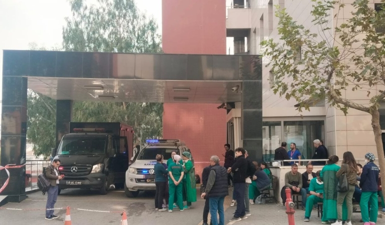 İzmir’de hastanede gaz sızıntısı: Ameliyathane katı turuncu alarmla tahliye edildi