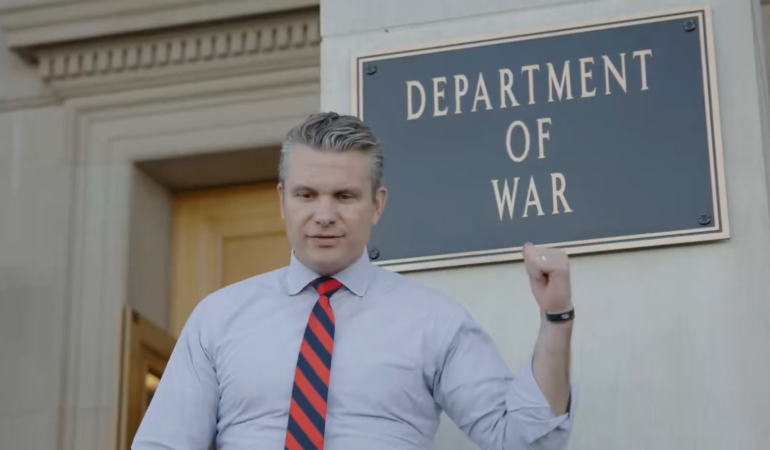 ABD savunma bakanlığı’nın tabelaları ‘savaş bakanlığı’ ile değiştirildi
