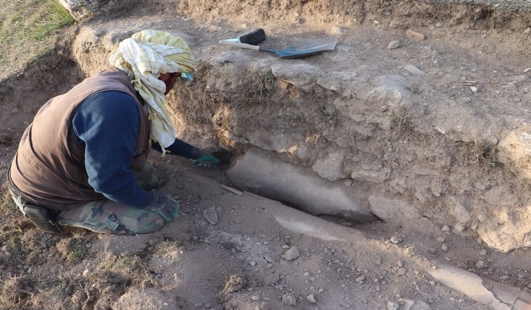 Blaundos Antik Kenti’nde 1800 yıllık heykel bulundu