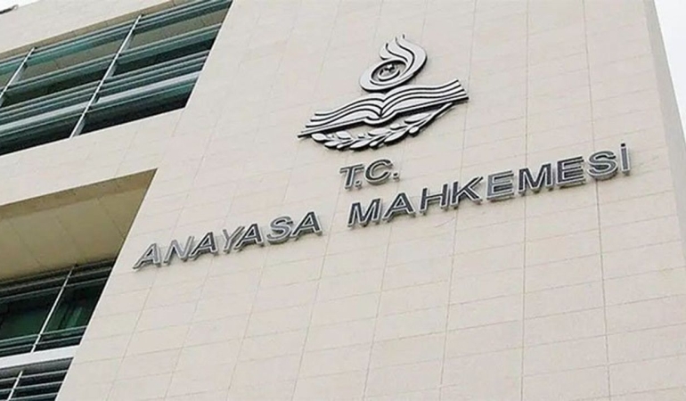 AYM’den gümrük vergilerinde kanuni faiz uygulamasına iptal kararı