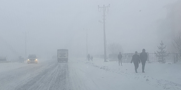 Bingöl'de bazı şehirler arası yollar kar nedeniyle tır trafiğine kapatıldı