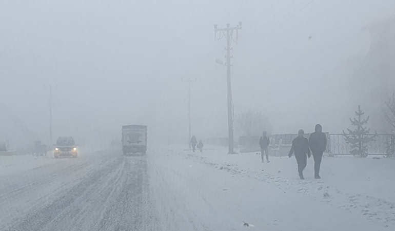 Bingöl, Elazığ, Siirt, Şırnak, Batman ve Mardin’de 1743 yerleşim yerine ulaşım sağlanamıyor