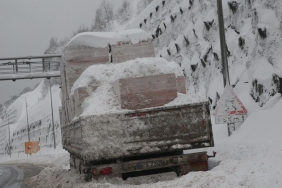 Bolu'da kar yağışı nedeniyle eğitime 1 gün daha ara verildi
