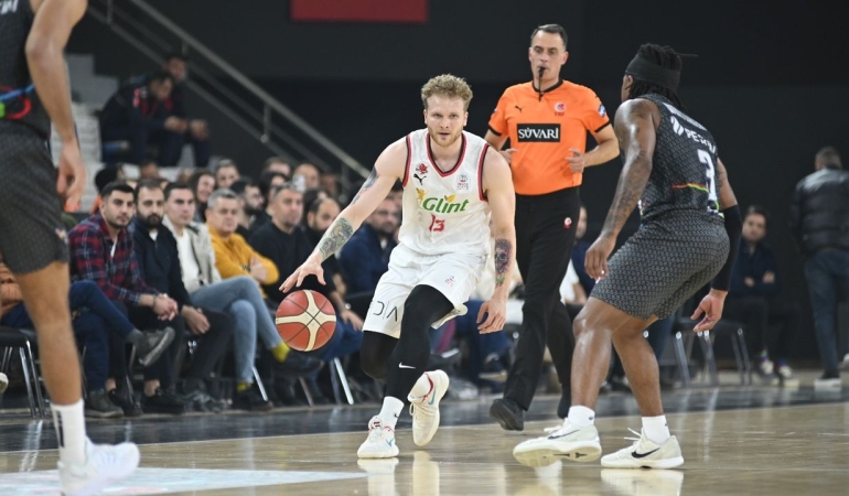 Glint Manisa Basket galibiyete hasret: Ege derbisinde güçlü rakibi Aliağa Petkim’e kaybetti: 101-104